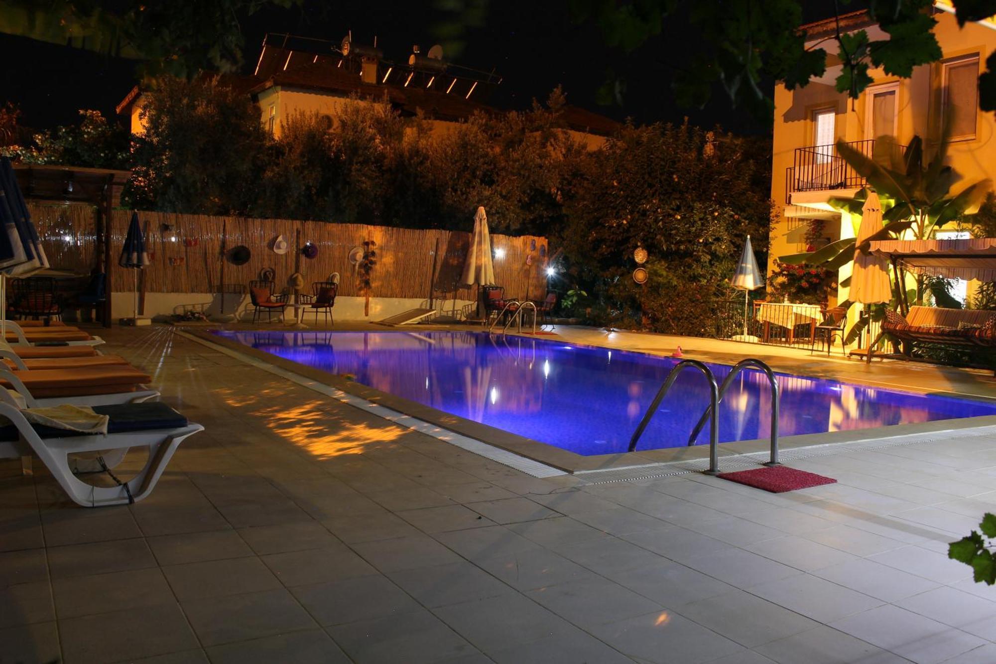 Sarihan Apart Otel Олудениз Екстериор снимка